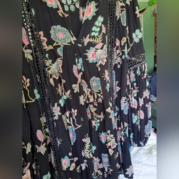 Free People Just the Two of Us Tunic Black Floral Small Crochet Mini - Picture 15 of 16